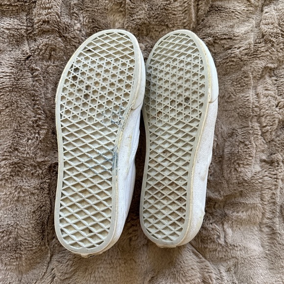 white slip on vans - Picture 2 of 3